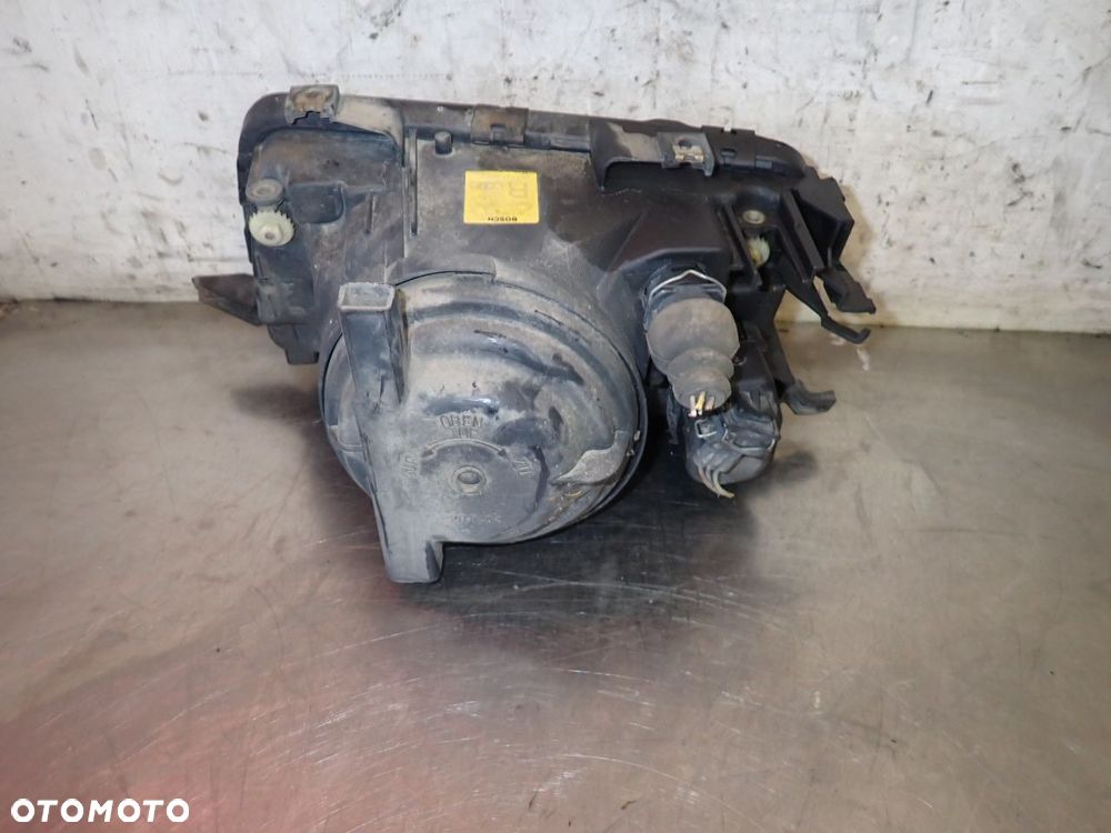 LAMPA PRAWA PRZEDNIA AUDI 80 1.9 - 2
