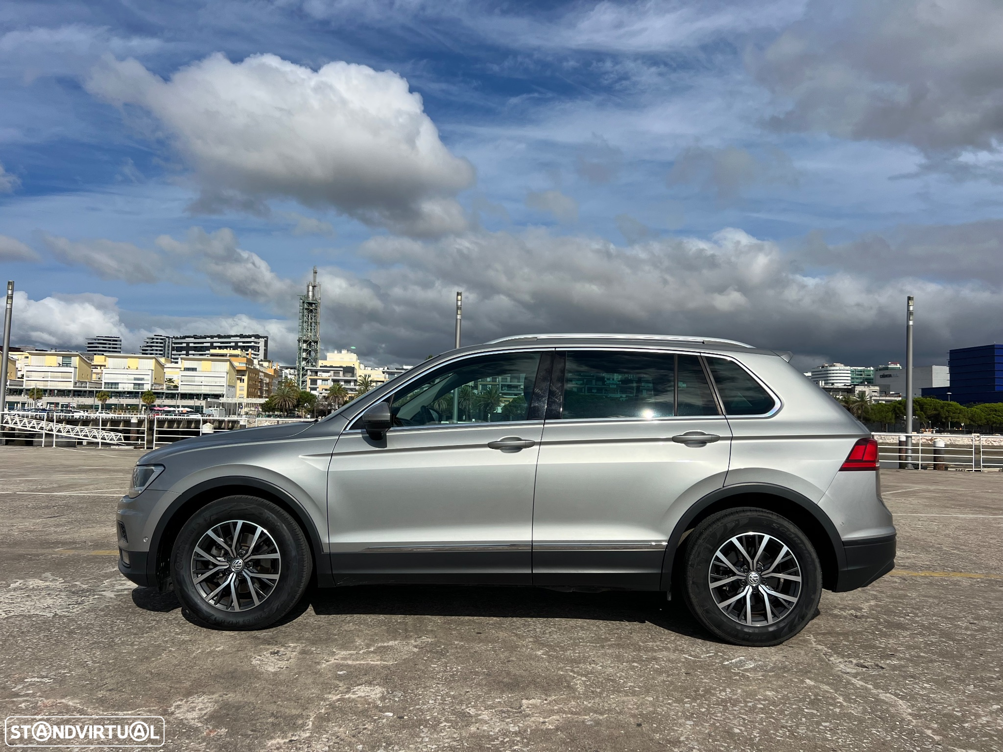 VW Tiguan 1.6 TDI Confortline - 4