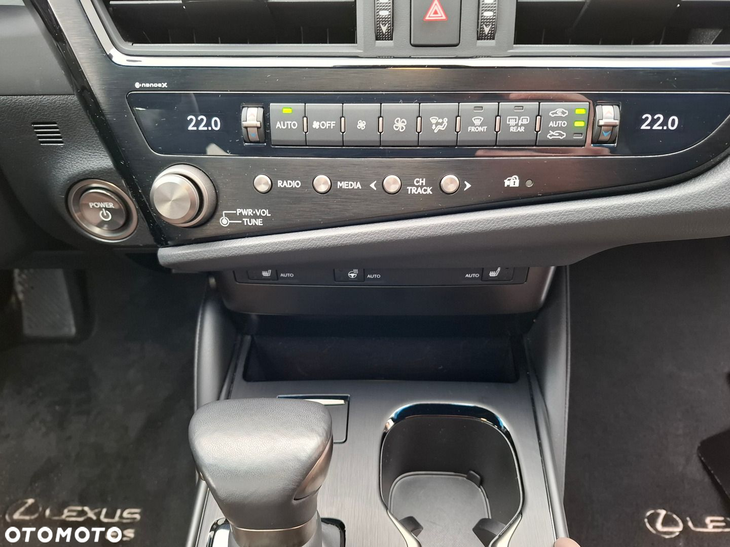 Lexus ES - 31