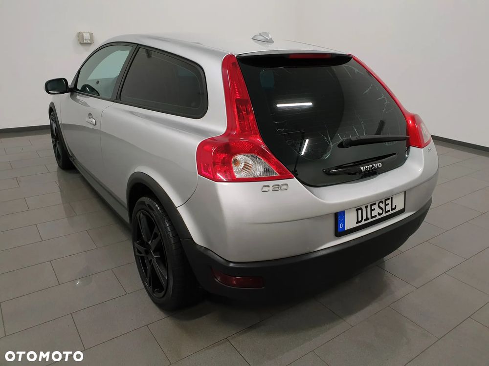 Volvo C30 D2 Momentum - 7