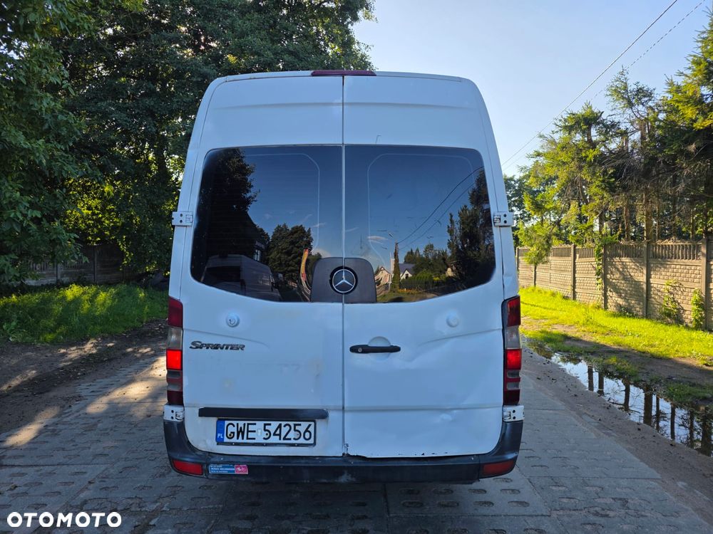 Mercedes-Benz Sprinter - 9
