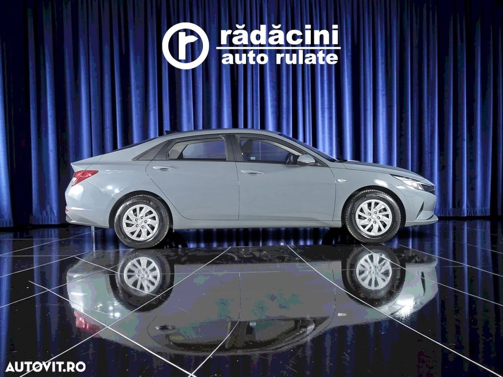 Hyundai Elantra - 5