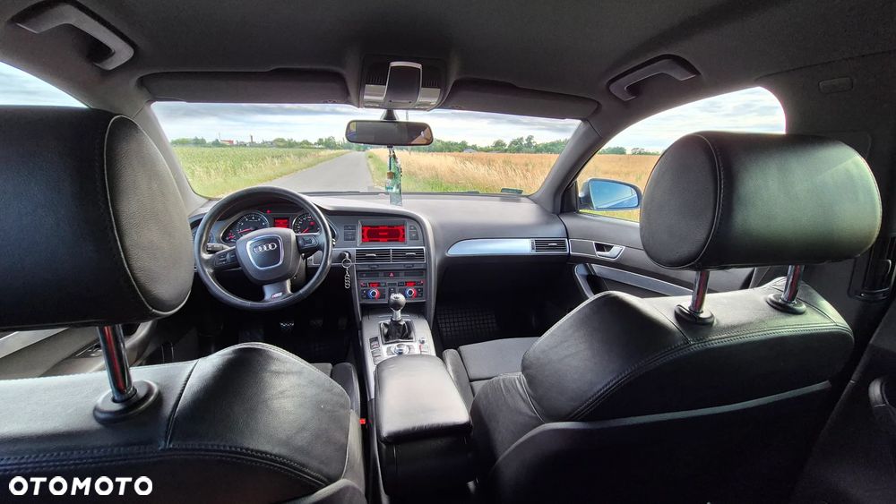 Audi A6 Limousine 2.4 - 12