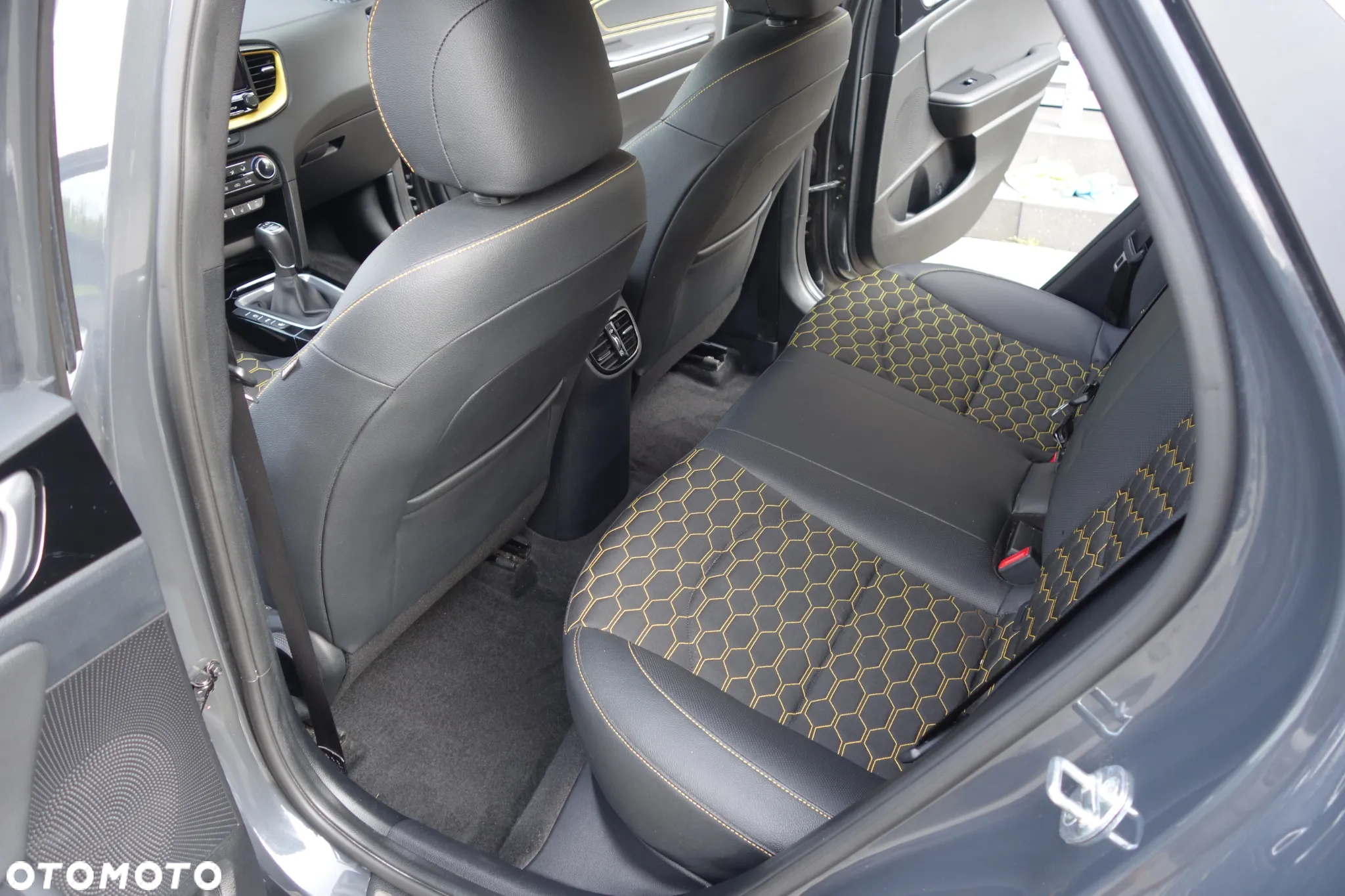 Kia XCeed 1.5 T-GDI L Business Line - 12