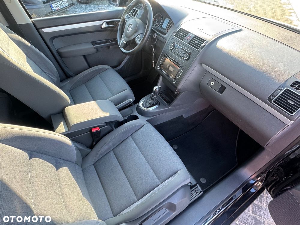 Volkswagen Touran - 21