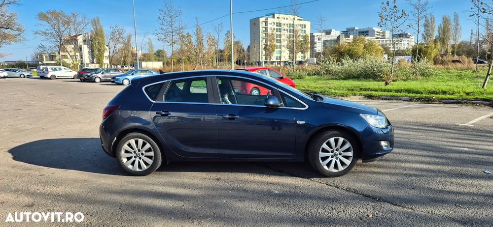 Opel Astra 1.7 CDTI DPF Cosmo - 3