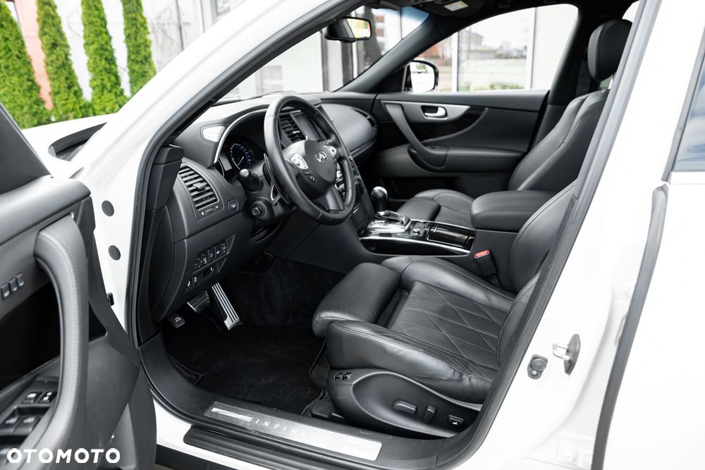 Infiniti QX70 3.0d S - 16