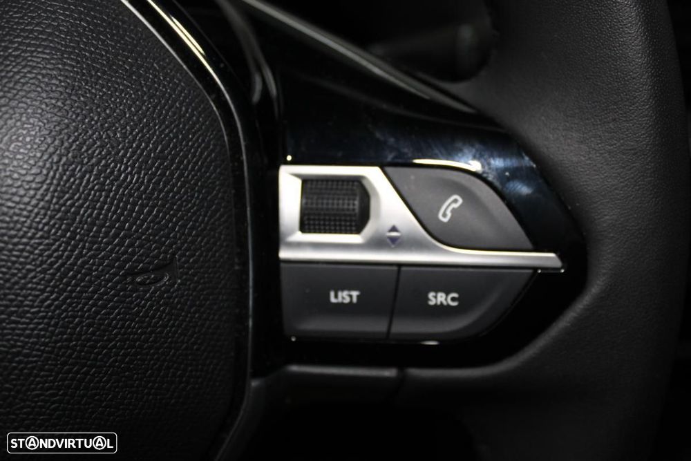 Peugeot e-2008 54 kWh Allure - 16