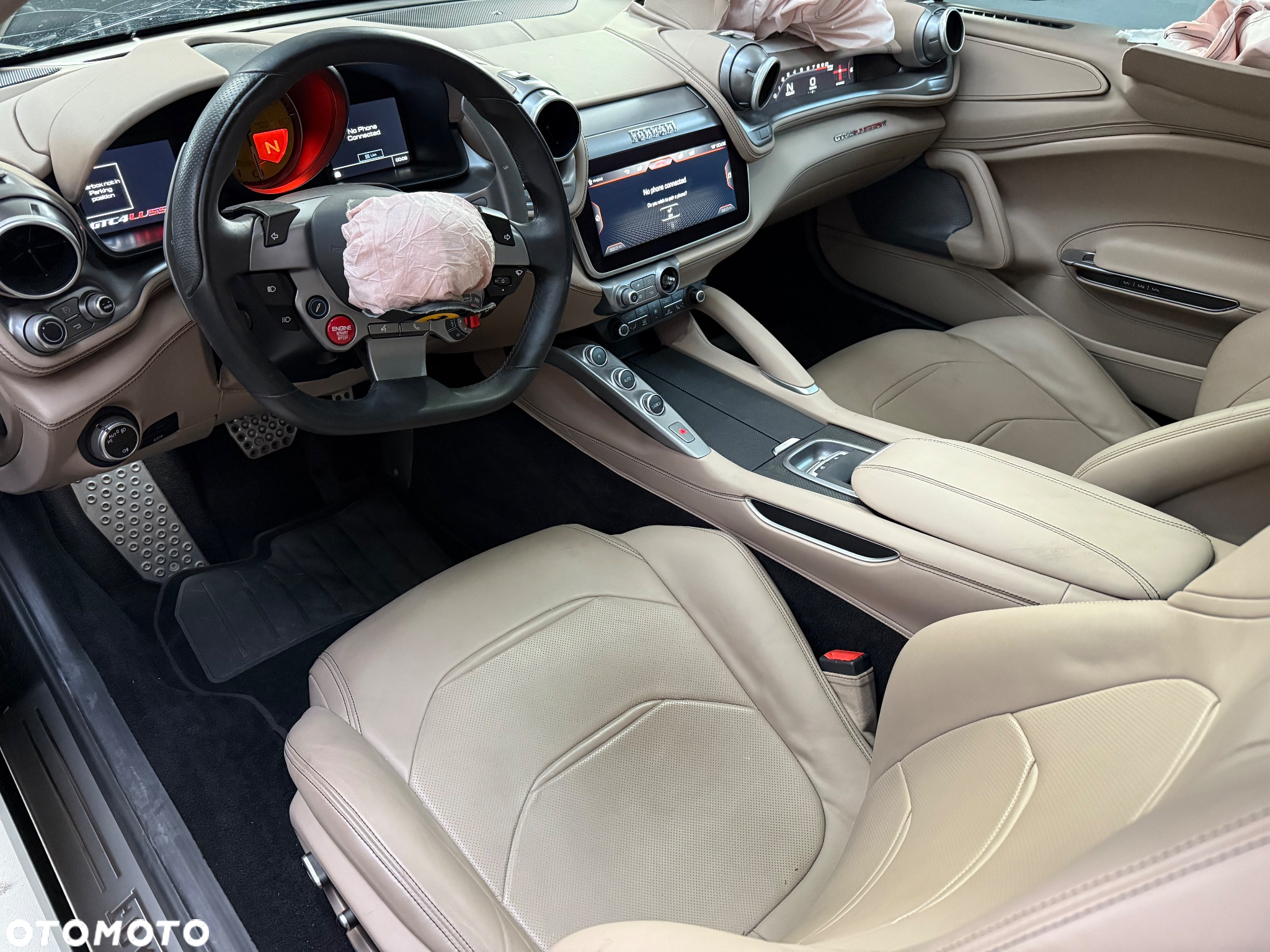 Ferrari GTC4Lusso - 11