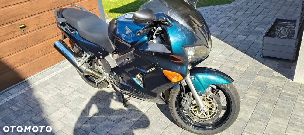 Honda VFR - 3