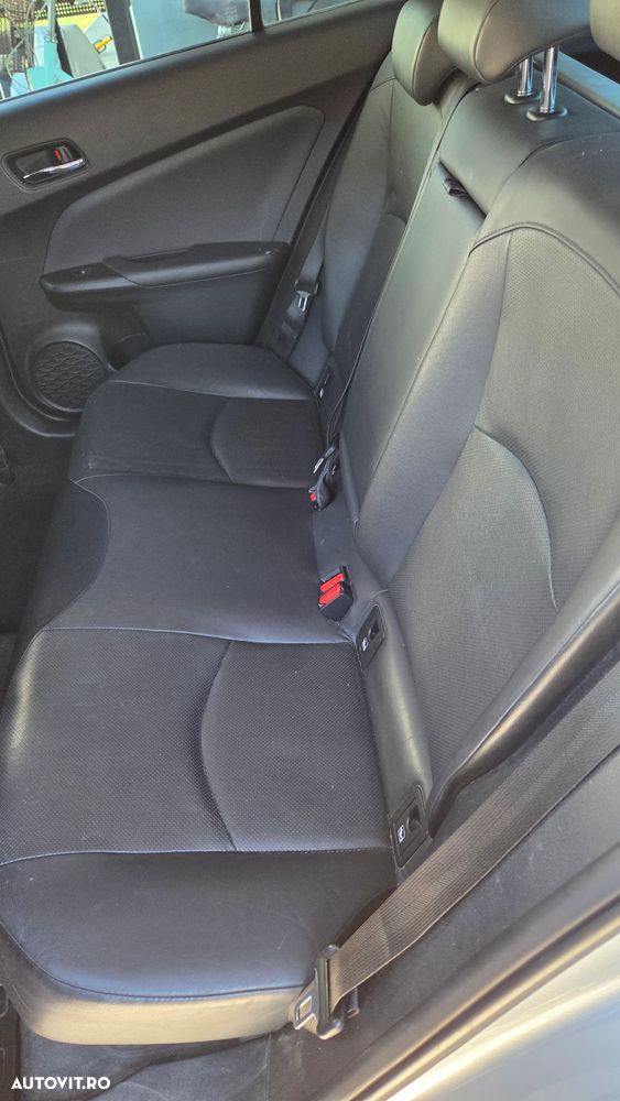 Toyota Prius Hybrid Executive - 14