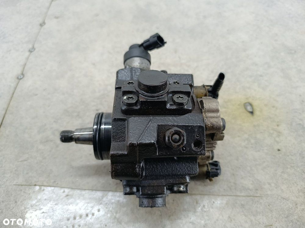 POMPA WTRYSKOWA HYUNDAI H-1 II 33100-4A420 0445010207  BOSCH 2.5 CRDI - 1