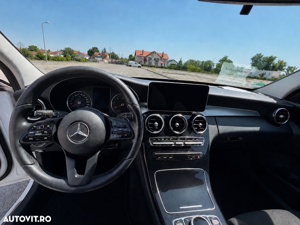 Mercedes-Benz C - 8