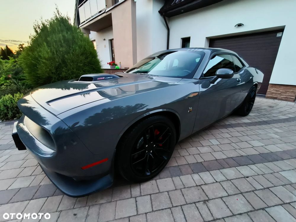 Dodge Challenger 6.4 Scat Pack - 17