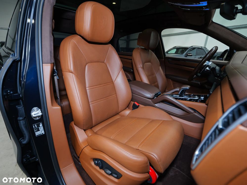 Porsche Cayenne E-Hybrid Platinum Edition - 19