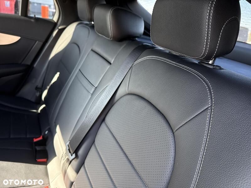 Mercedes-Benz GLC - 21