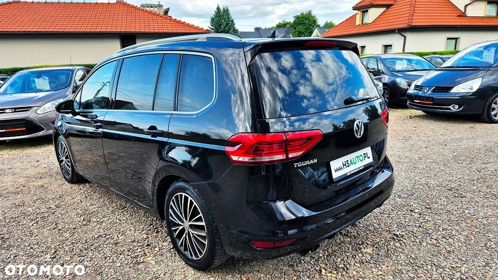 Volkswagen Touran - 15