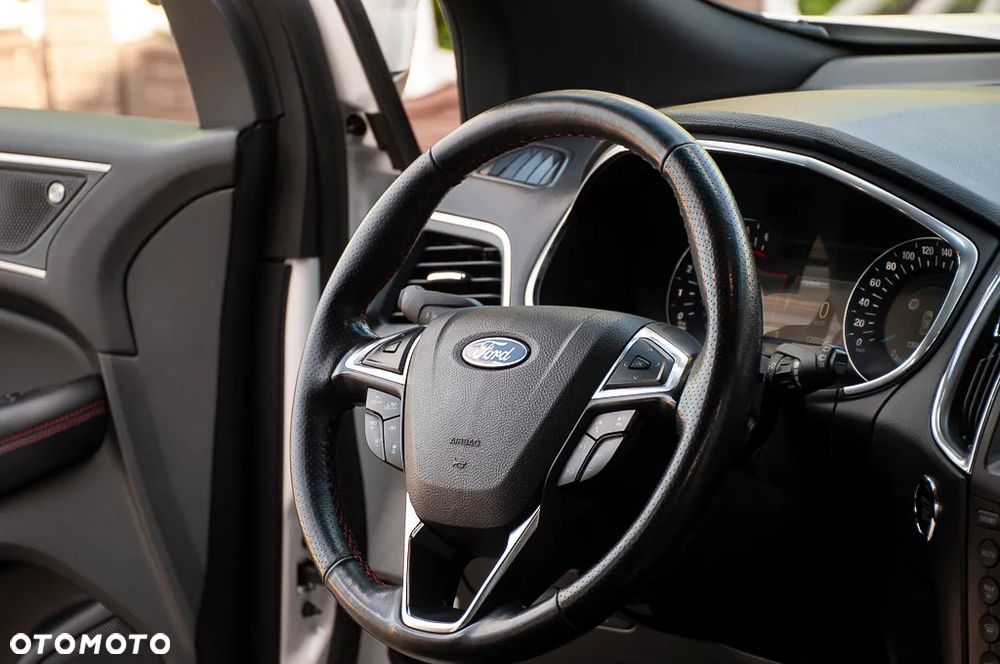 Ford Edge 2.0 EcoBlue Bi-Turbo 4x4 ST-LINE - 32