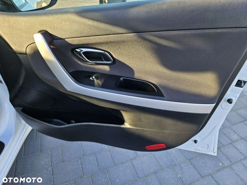 Kia Ceed - 13
