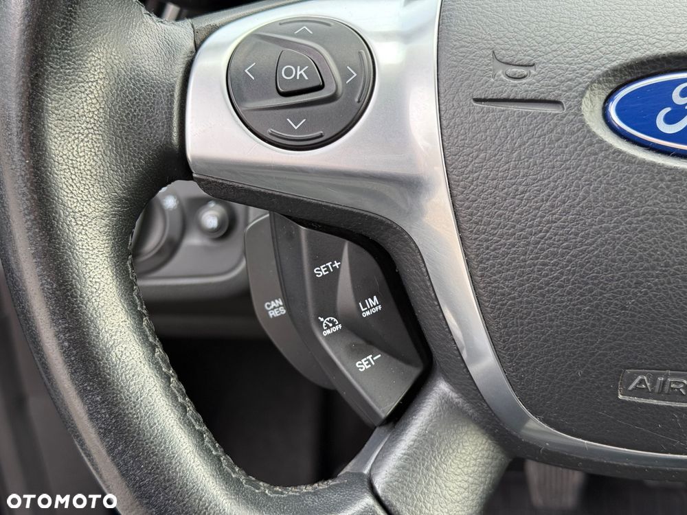 Ford Kuga 2.0 TDCi 2x4 Titanium - 19