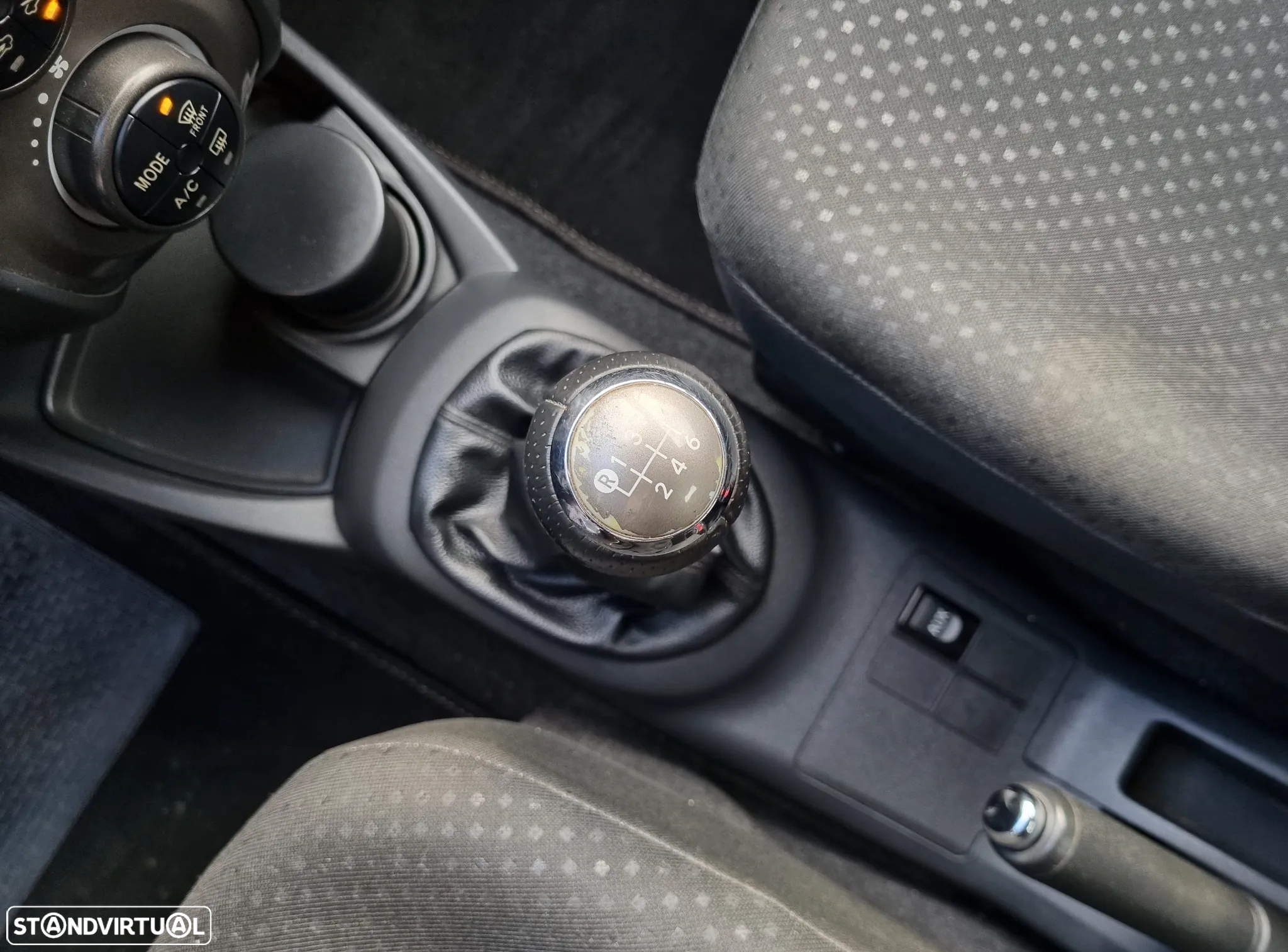 Toyota Yaris 1.4 D-4D Comfort+Navi - 17
