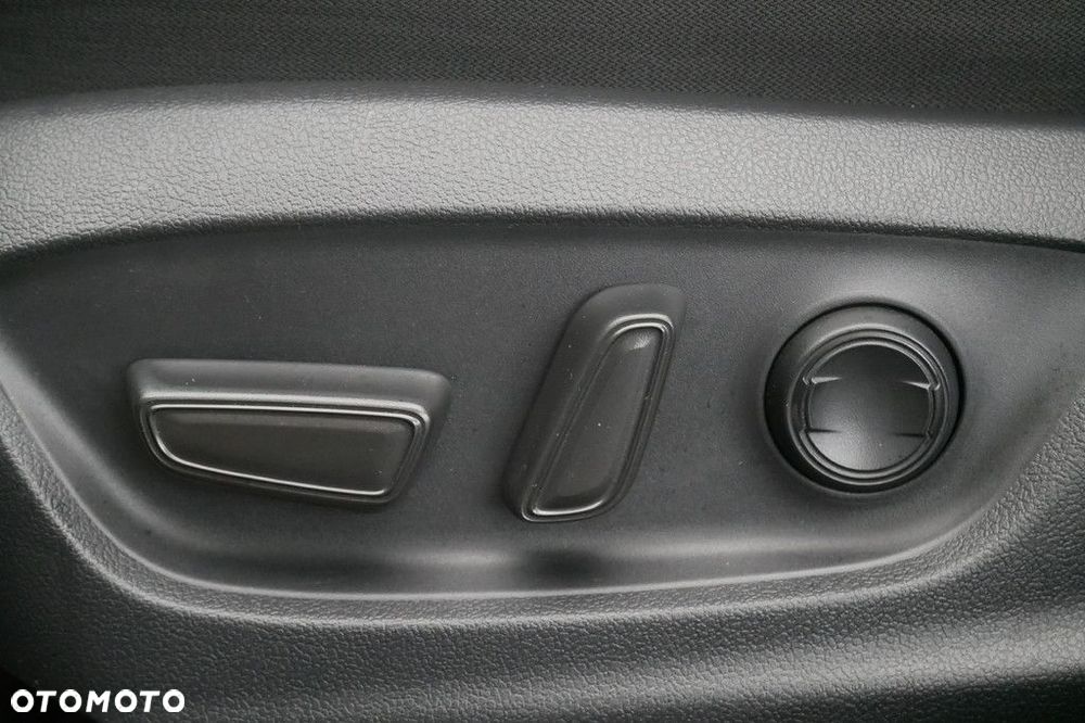 Toyota Camry 2.5 Hybrid Comfort CVT - 27