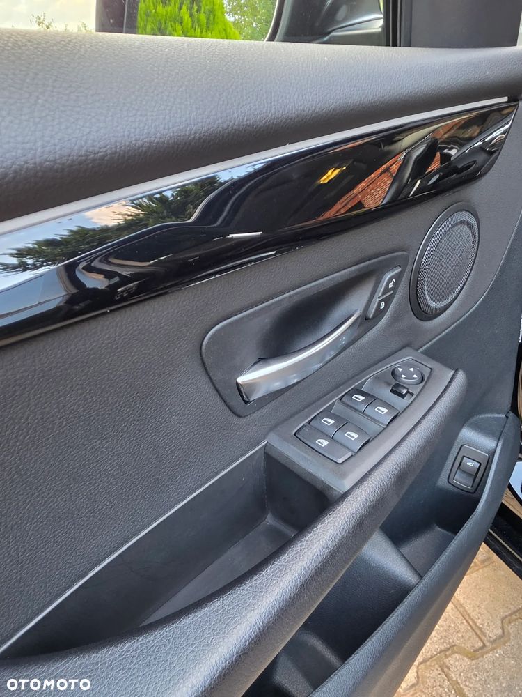 BMW Seria 2 220d - 16