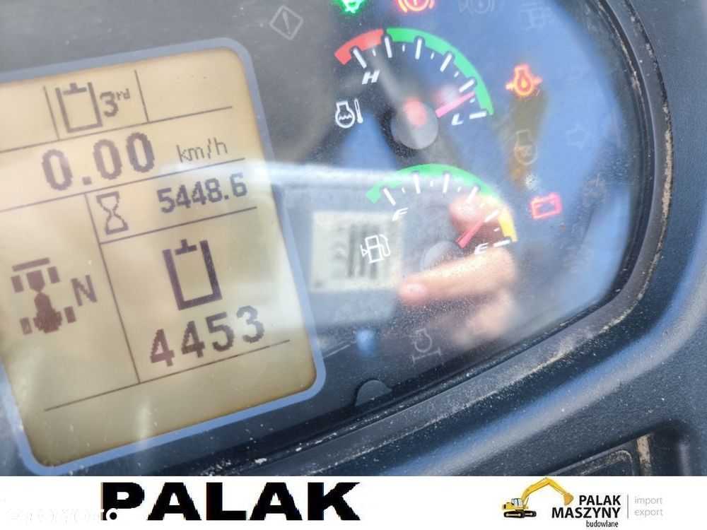 New Holland Ładowarka  NEW HOLLAND  W 80 C , 2015 rok,NOWE OPONY - 13