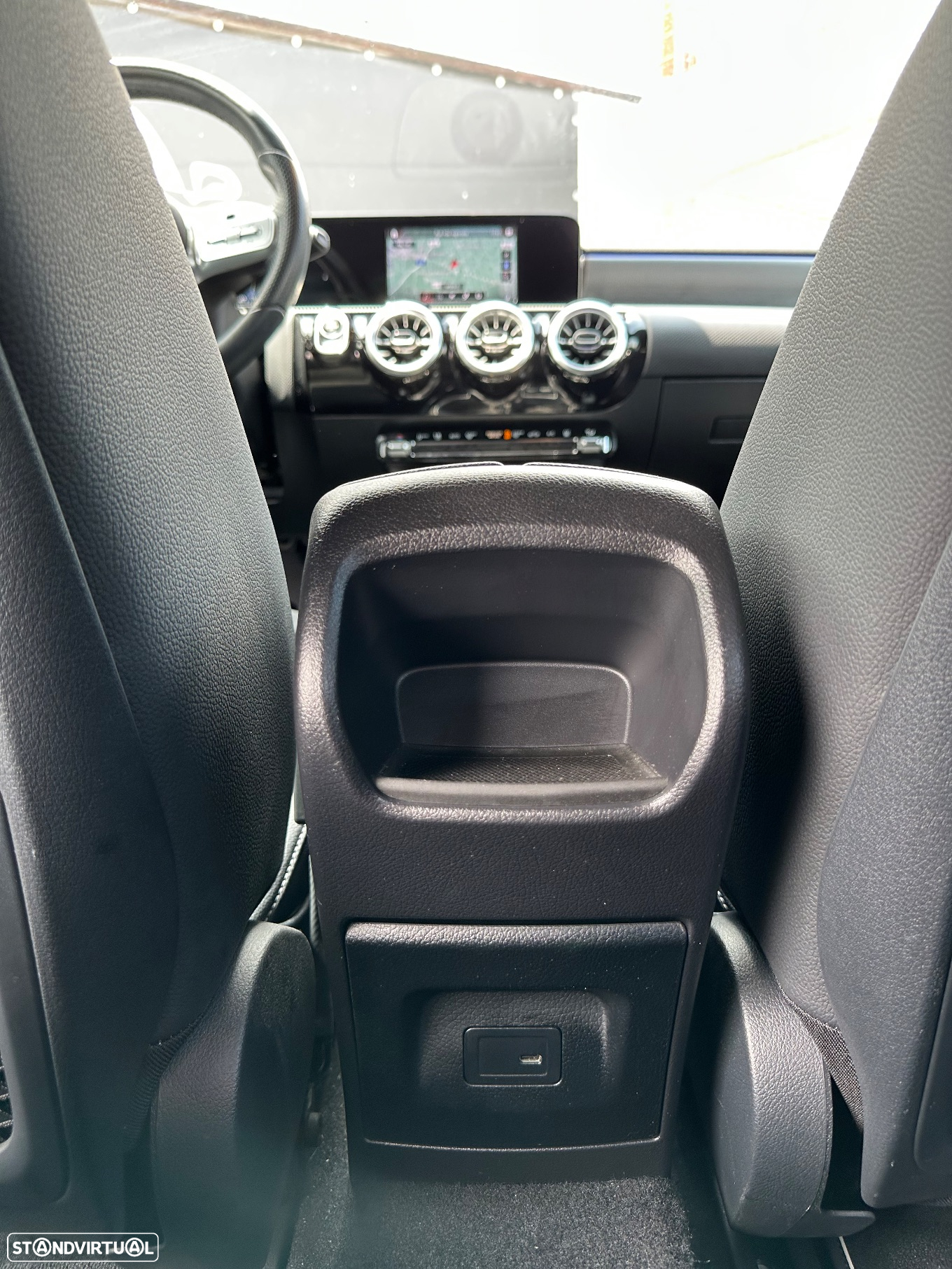 Mercedes-Benz A 250 e AMG Line - 32