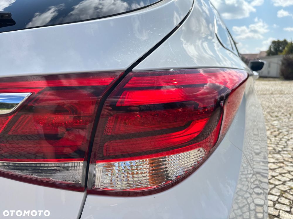 Hyundai i40 Kombi 2.0 Automatik Family+ - 37