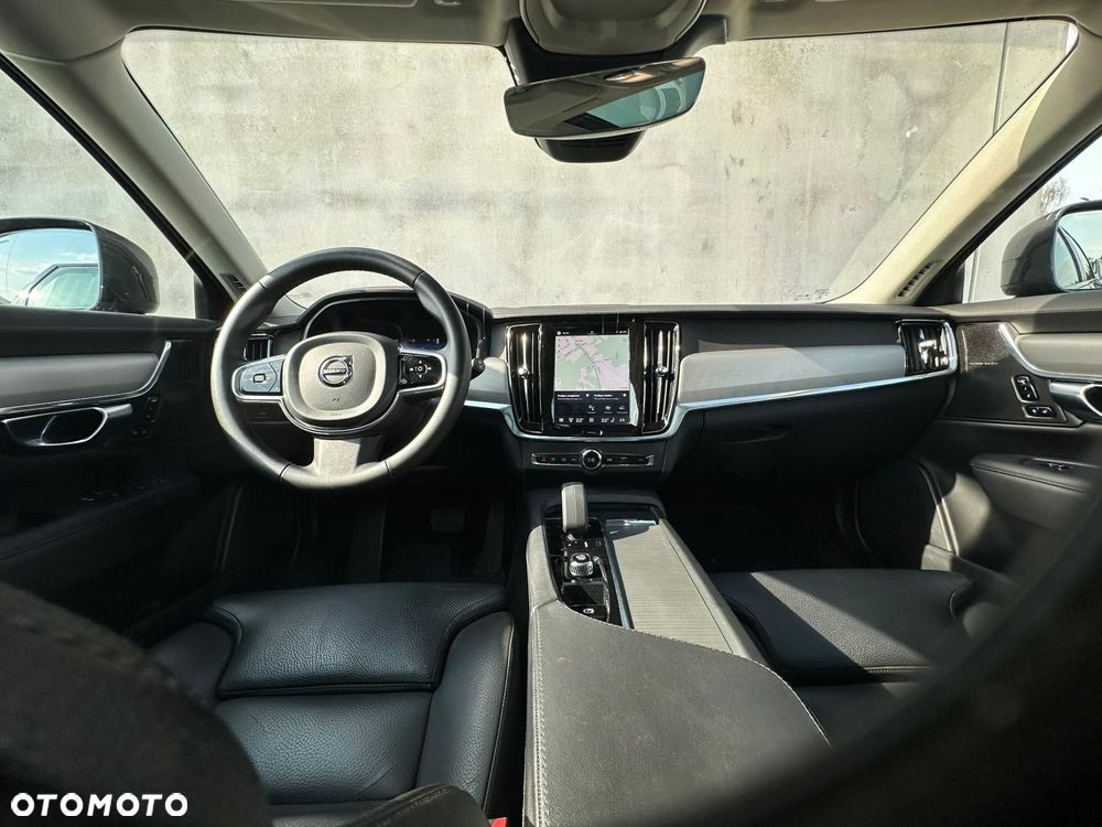 Volvo V90 Cross Country - 37