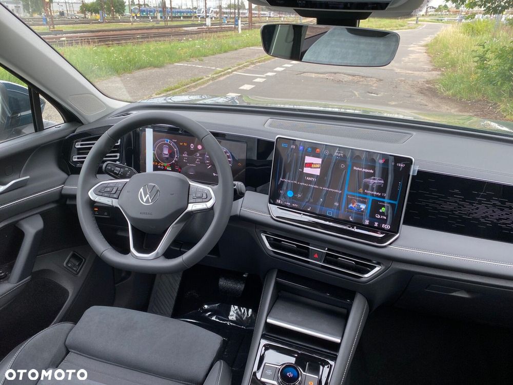 Volkswagen Tiguan - 11