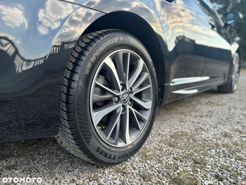 Toyota Avensis - 11