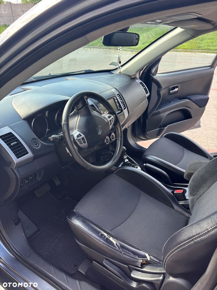 Peugeot 4007 - 10