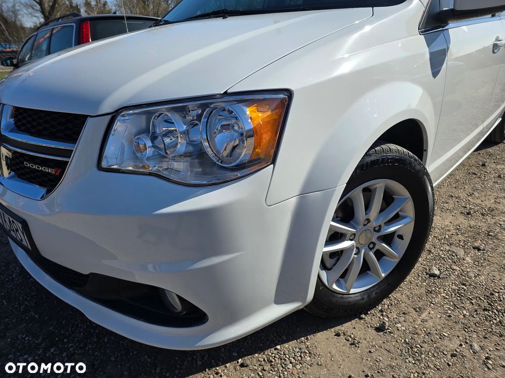 Dodge Grand Caravan - 3