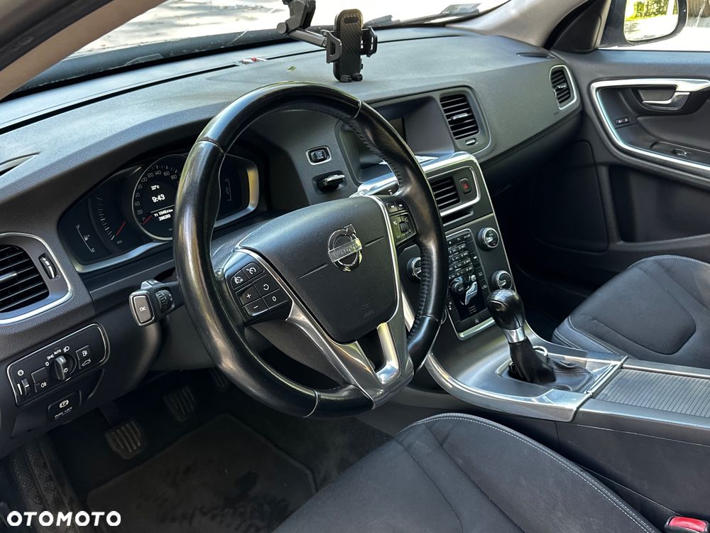 Volvo V60 D4 Momentum - 13