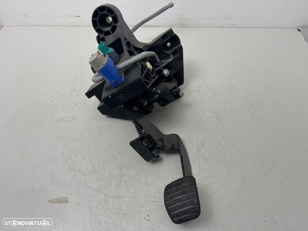 Pedal da Embraiagem FIAT TALENTO (296_) REF. 14017095 - 1