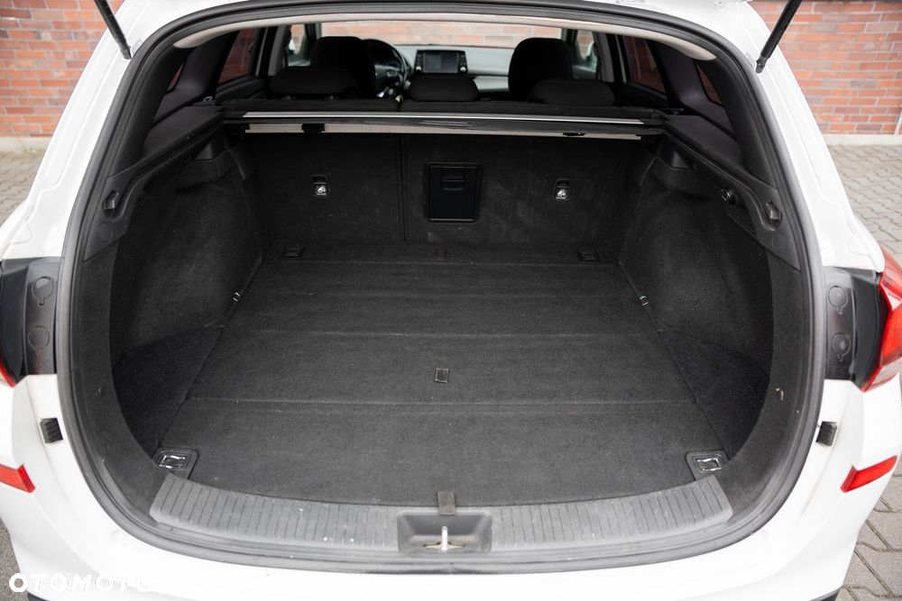 Hyundai i30 1.6 D Style - 41