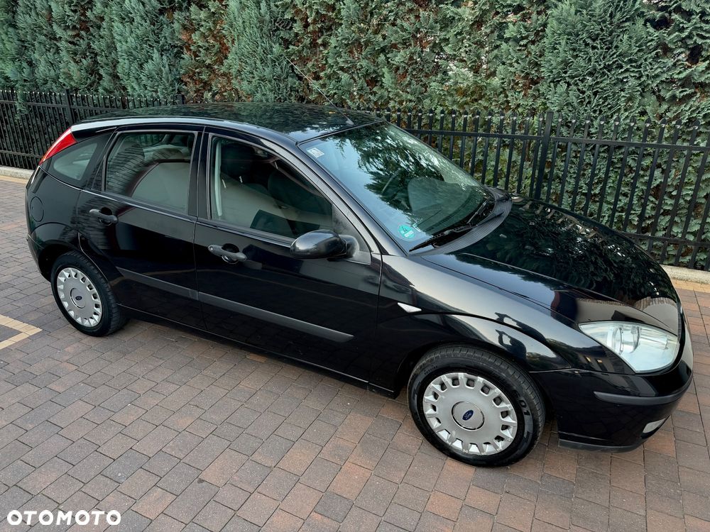 Ford Focus 1.6 Futura - 14