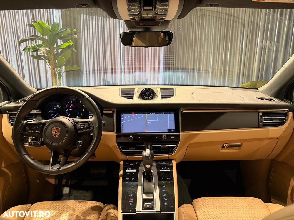 Porsche Macan T - 17