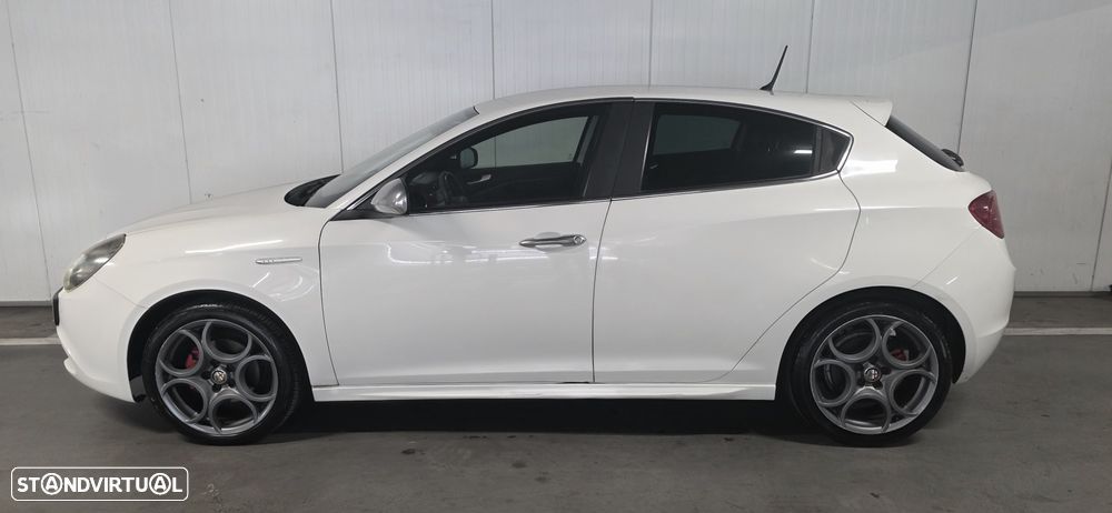 Alfa Romeo Giulietta 1.6 JTDm Exclusive - 23