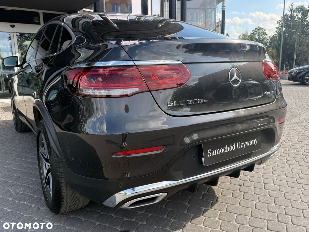 Mercedes-Benz GLC 300 e 4-Matic - 24