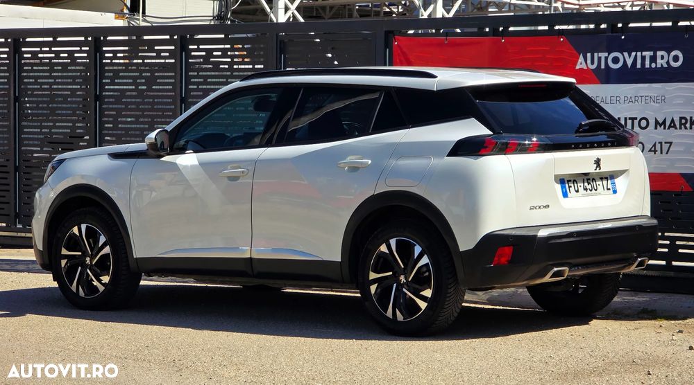 Peugeot 2008 PureTech 130 EAT8 GT - 10