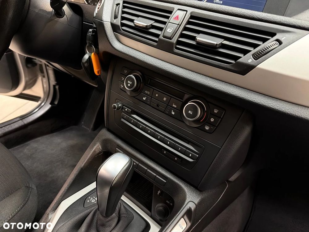 BMW X1 sDrive18i - 26