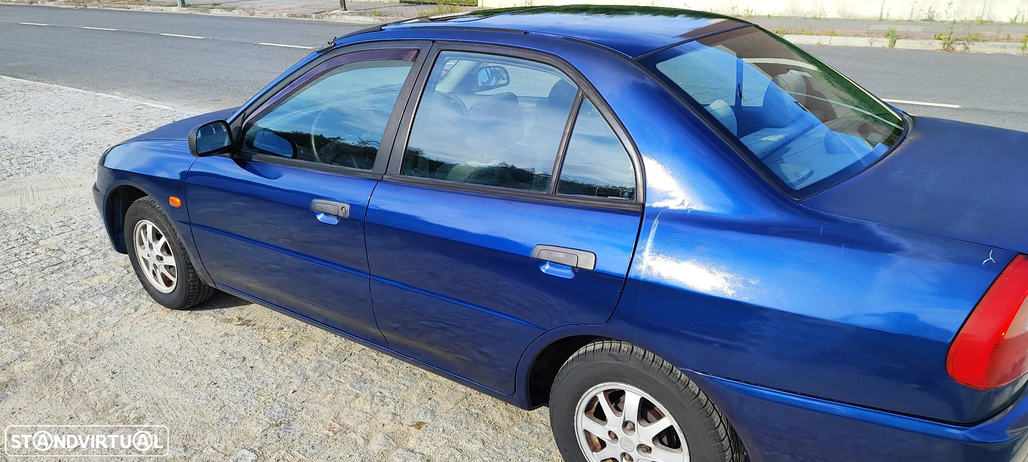 Mitsubishi Lancer 1.3 GLX - 17