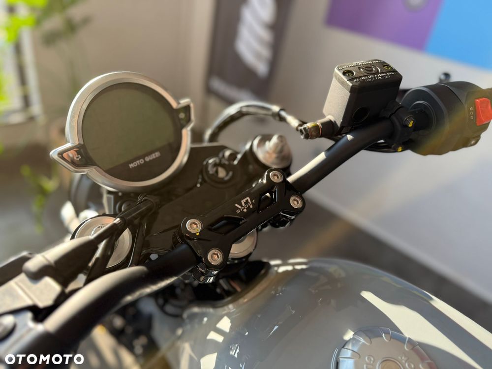 Moto Guzzi V7 - 10