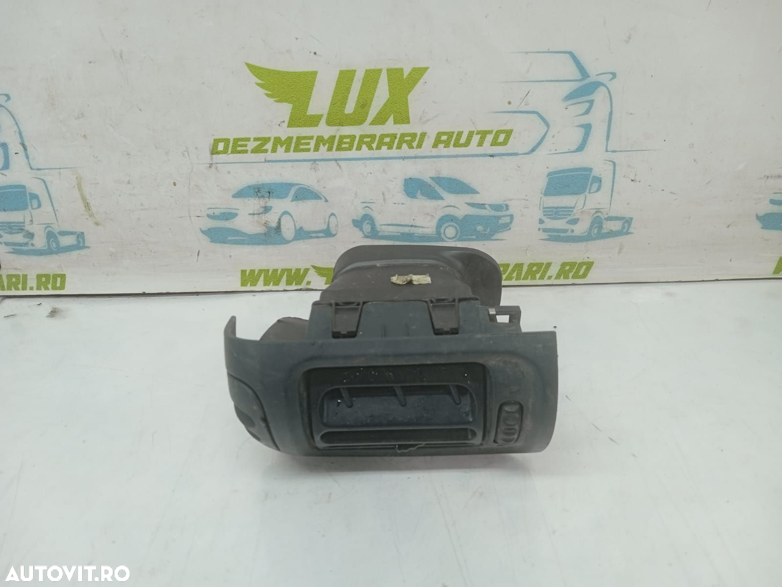 Grila aer bord stanga 95095311 Renault Symbol 1 [facelift] [2002 - 20 - 2