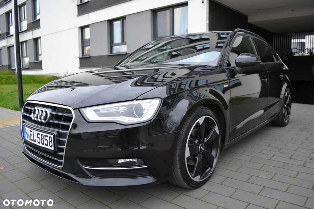 Audi A3 Sportback 1.4 TFSI S tronic S line Sportpaket - 2