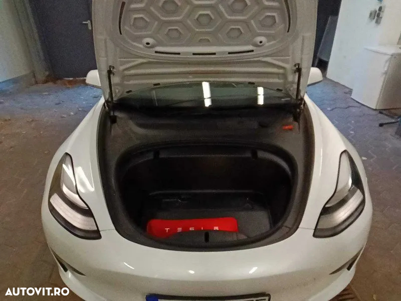 Tesla Model 3 - 18