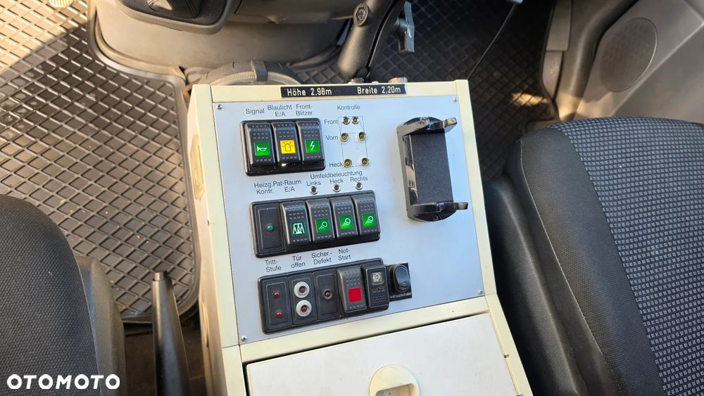 Mercedes-Benz Sprinter - 24